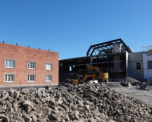 Mirkas fabriksbygge i Jakobstad håller tidtabellen